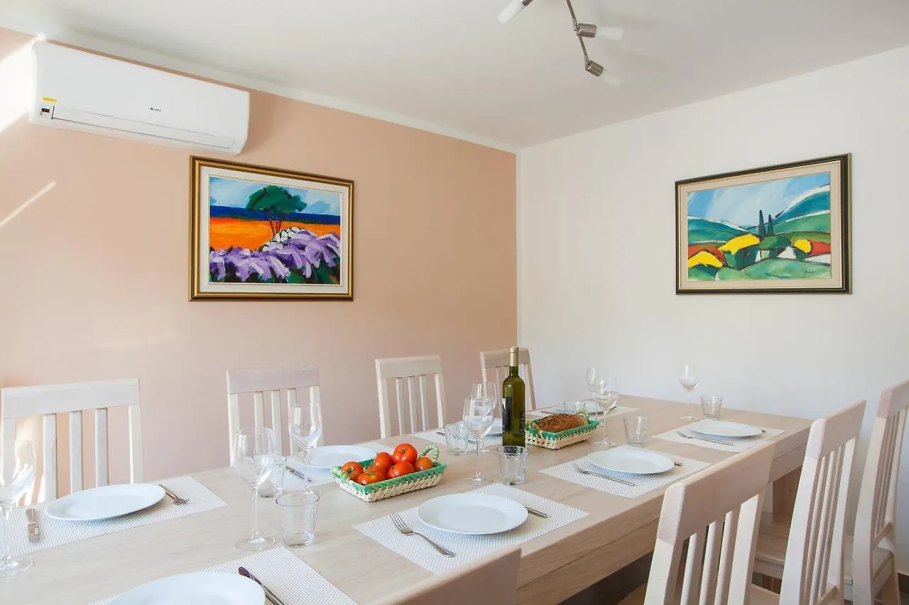 Villa Grey Soul Μεντουλίν